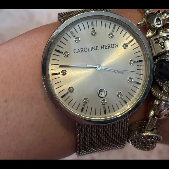 Caroline Néron « flashy » watches - Picture 2 of 10